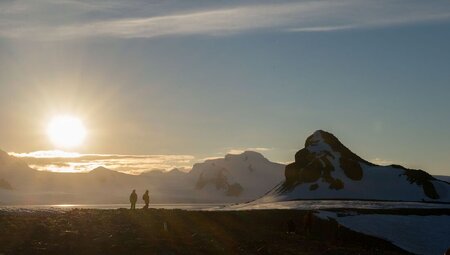 Christmas Season in Antarctica (Ocean Victory) 