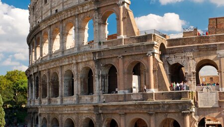 italy_rome_colosseum_vertical