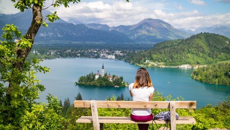 slovenia_bled_traveller_lake