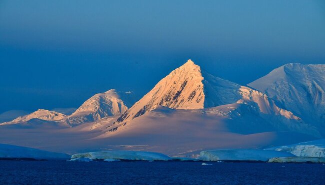 Simply enormous mountains of the Antarctic islands