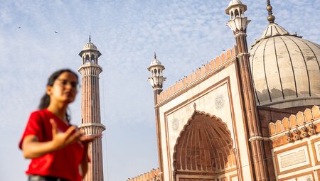 Touring around the Jama Masjid mosque in New Delhi with a local leader