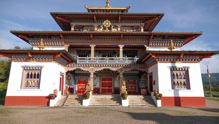 Gangety Goenba Monastery in Phobjikha Valley