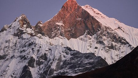 HNPN - View of the Macchapuchhre peak at sunrise in Nepal