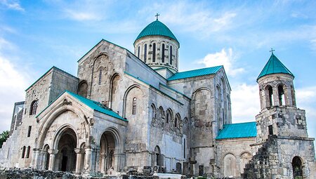 Explore the wonderful Kutaisi Church