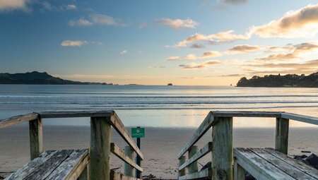 Sunrise view of Coromandel Peninsula beach, New Zealand