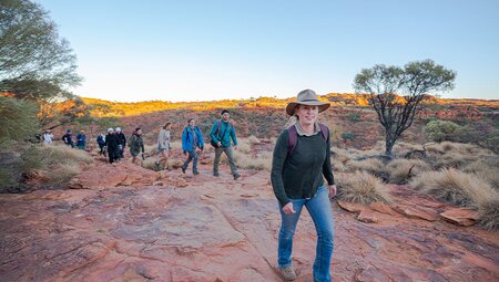 Group hike through Kings Canyon
