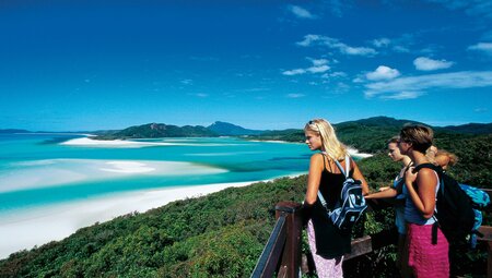 PVOS_queensland_whitsunday-islands_whitehaven-beach_travellers