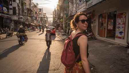 TKSE_vietnam_ho-chi-minh-city_traveller-street