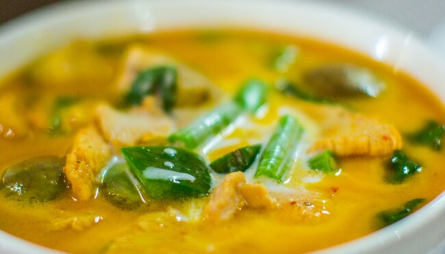 Settling in for a delicious curry dinner on a Cambodia Food Adventure