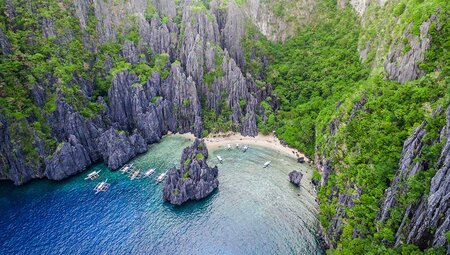 Intrepid-Travel Philippines El Nido beach