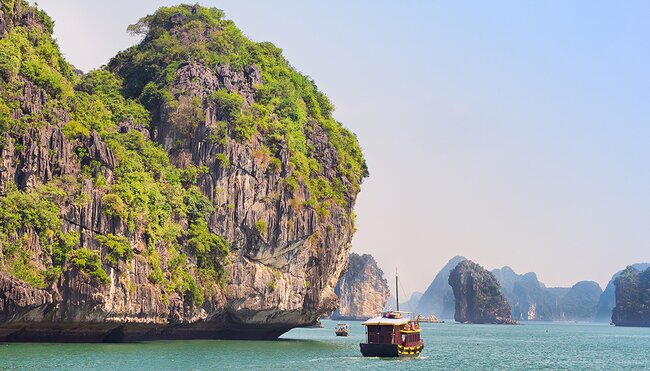 Vietnam_Cat-Ba_Scenery