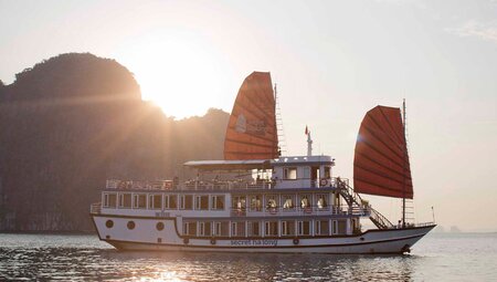 TVPS - Feature Stay: Halong Boat cruising