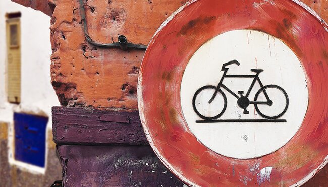 Morocco-cycling-street-sign