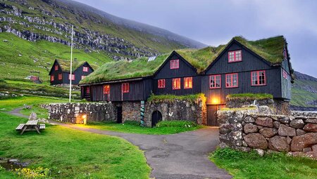 Exploring Spitsbergen via the Faroes and Jan Mayen