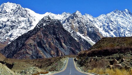 Trek Pakistan's Karakoram Mountains