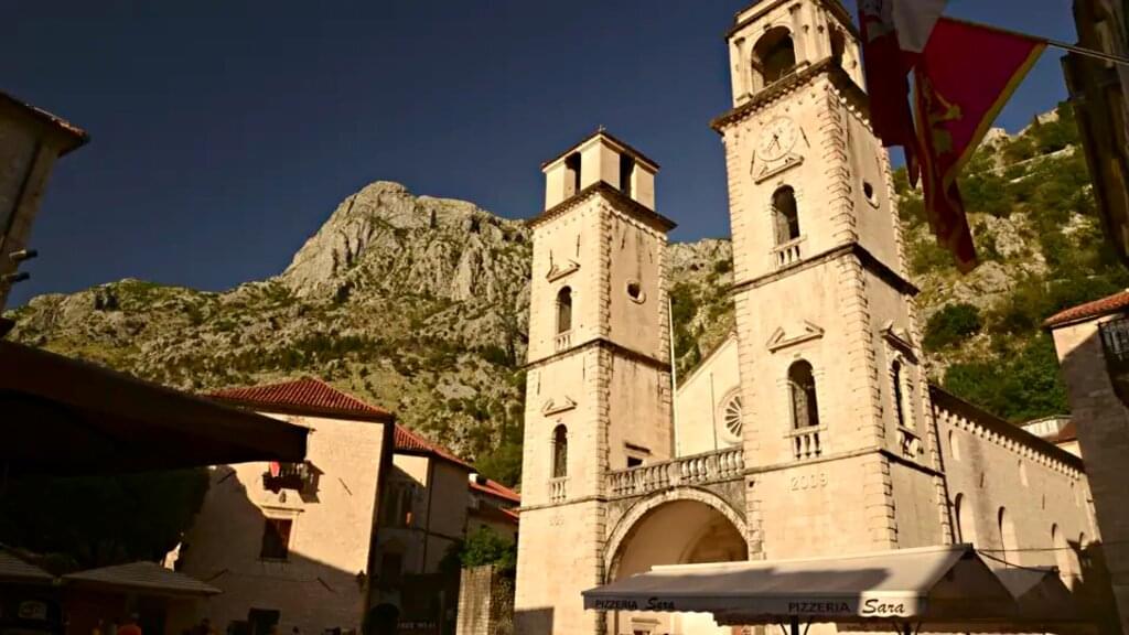 Montenegro – Mittelmeerküste und Balkanberge