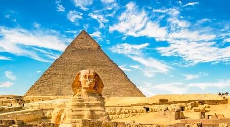 Pyramiden von Gizeh mit Sphinx | © shutterstock_1169166295