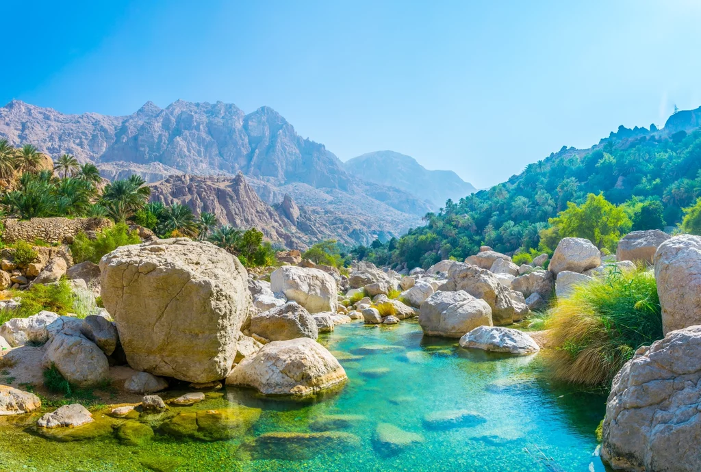 Oman, Oman Urlaub Jetzt Informieren Und Buchen Gulet At, This verdant, fertile region is known for its grapes and other produce, as is the dhofar region in the country's south.