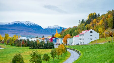 Islands Küsten und Fjorde mit Hotelkomfort erwandern