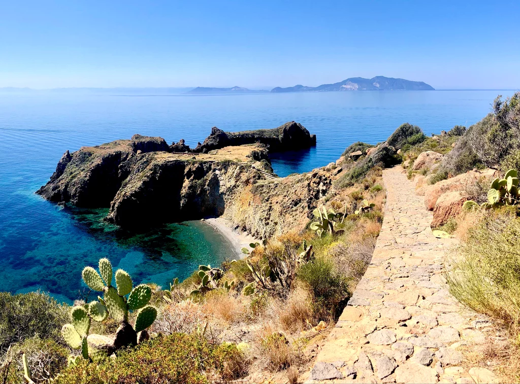 Die Liparischen Inseln gemütlich erwandern