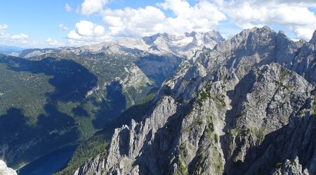 Gosaukamm mit Dachsteinblick