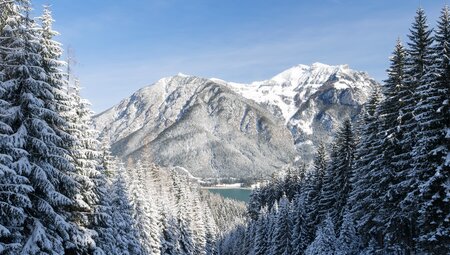 Schneeschuhwandern am Achensee zwischen Rofan und Karwendel