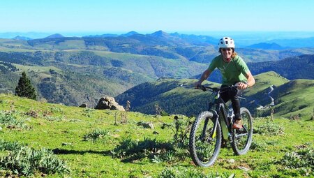 Katalonien - Berg- und Küstentour - Eine Fahrt ins Grüne und Blaue