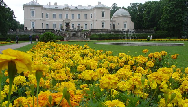 Radtour durch 4 Länder weiße Schloss