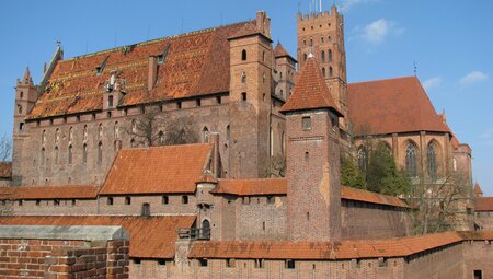 Radtour durch 4 Länder Schloss