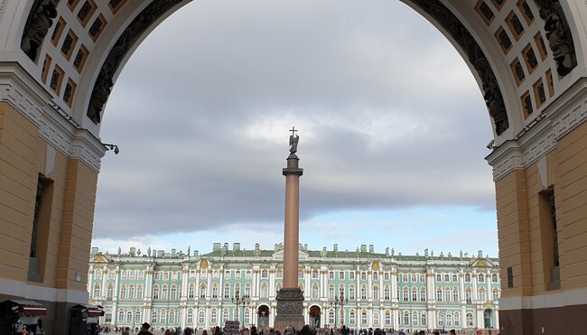 Riga bis St. Petersburg Torbogen