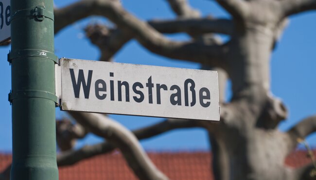 Weinstraße Schild