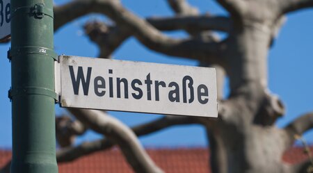 Weinstraße Schild