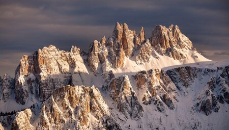 Schneeschuhwandern in den Dolomiten - das Sagenreich der Faneshütte