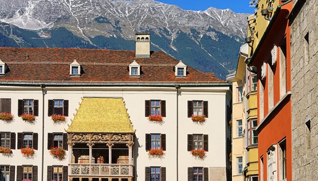 Alpenüberquerung vom Goldenen Dachl Innsbrucks zu Merans Laubengassen