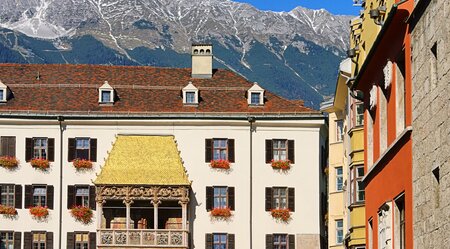 Alpenüberquerung vom Goldenen Dachl Innsbrucks zu Merans Laubengassen