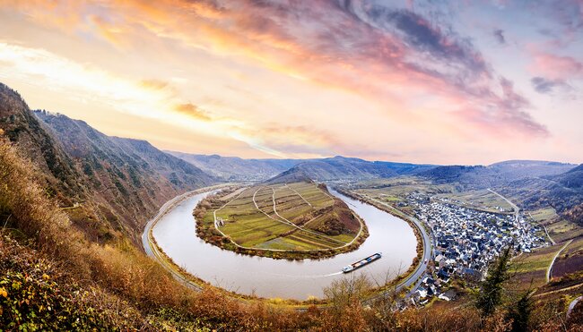 Lavakegel, Kraterseen und sprudelndes Wasser - Wanderungen in der Vulkaneifel