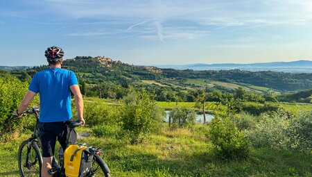 Bilderbuch Toskana - Sanfte Hügel, malerische Dörfer, ausgezeichnete Weine