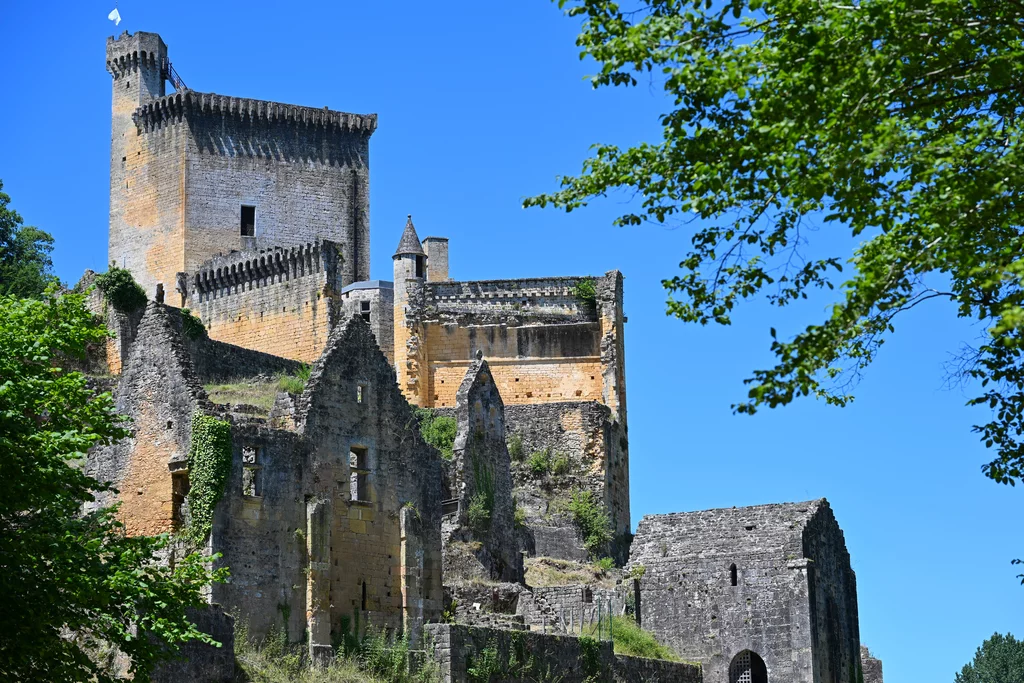 Radfahren in der Dordogne: Schlösser, Höhlen und Bergdörfer