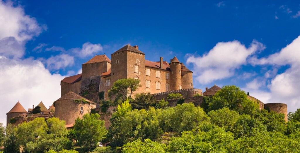 Radfahren in Burgund: Wein, Burgen und malerische Landschaft