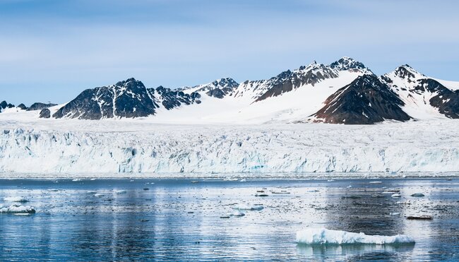 Nordspitzbergen - Arktischer Frühling Hike & Sail
