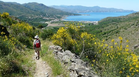 Entlang der katalanischen Küste-Costa Brava, mittelalterliche Dörfer & die Berge des Landesinneren