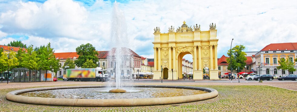 Springbrunnen am Brandenburger Tor in Potsdam