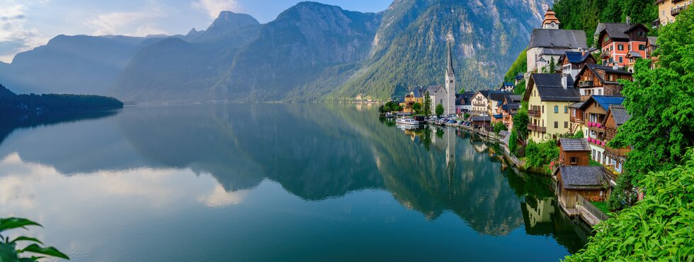 Panoramablick auf den Hallstätter See