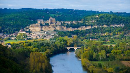 Wandern im Herzen der Dordogne : Perigord Noir, Burgen, weltberühmte Höhlenmalereien