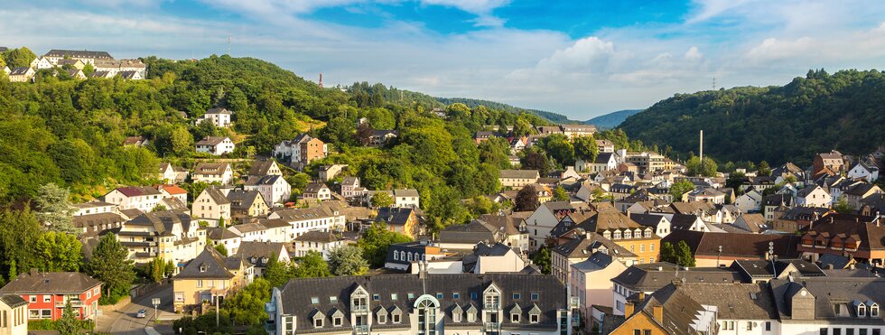 Blick auf Idar-Oberstein im Sommer