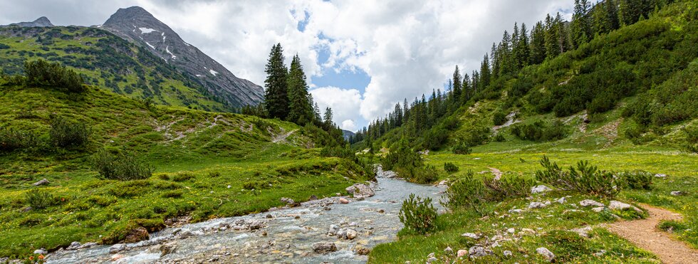 Landschaft am Lechweg zwischen Formarinsee und Füssen