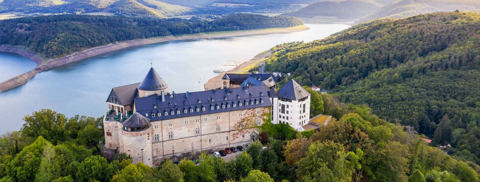 Blick auf Schloss Waldeck am Edersee