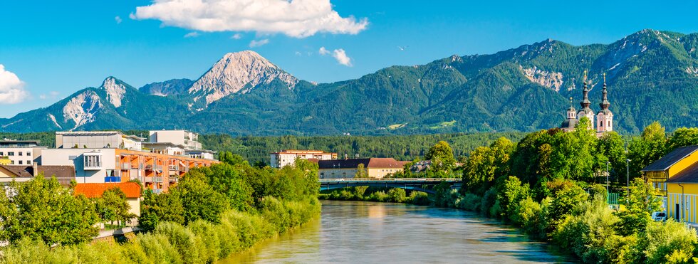 Blick auf die österreichische Stadt Villach