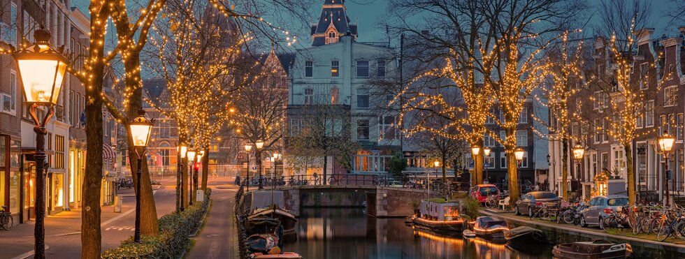 Weihnachtlich geschmücktes Amsterdam