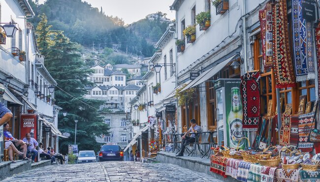 Straße & Architektur in Albanien